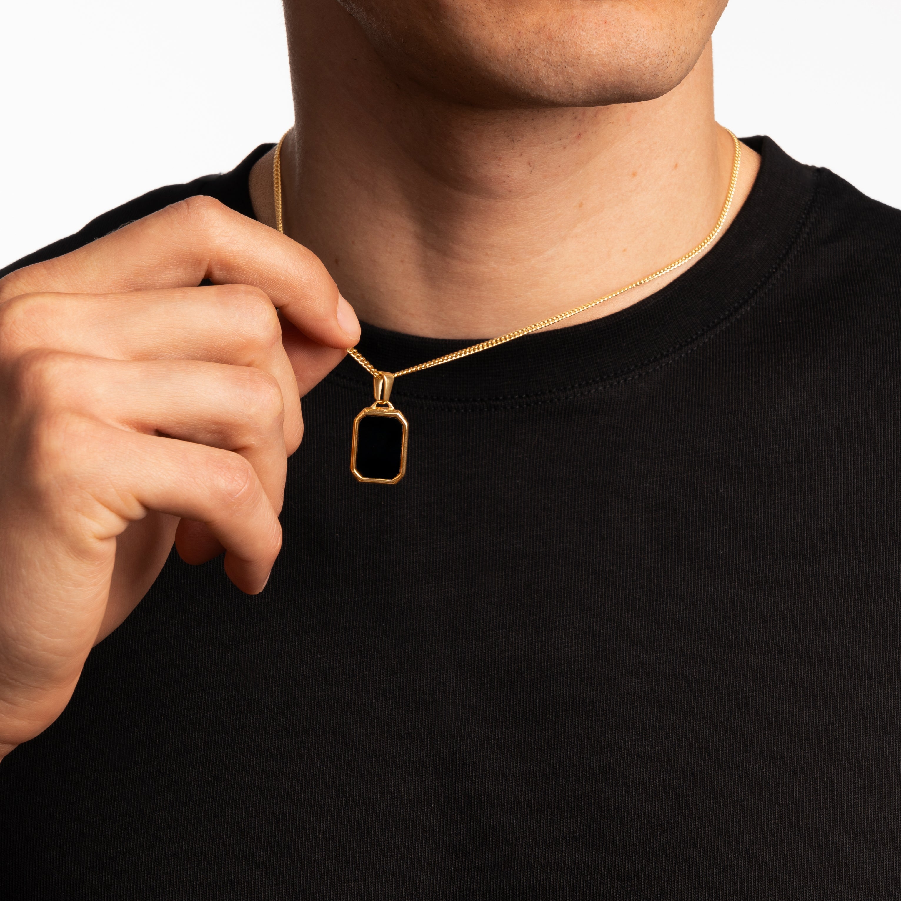 BLACK ONYX PENDANT (GOLD)