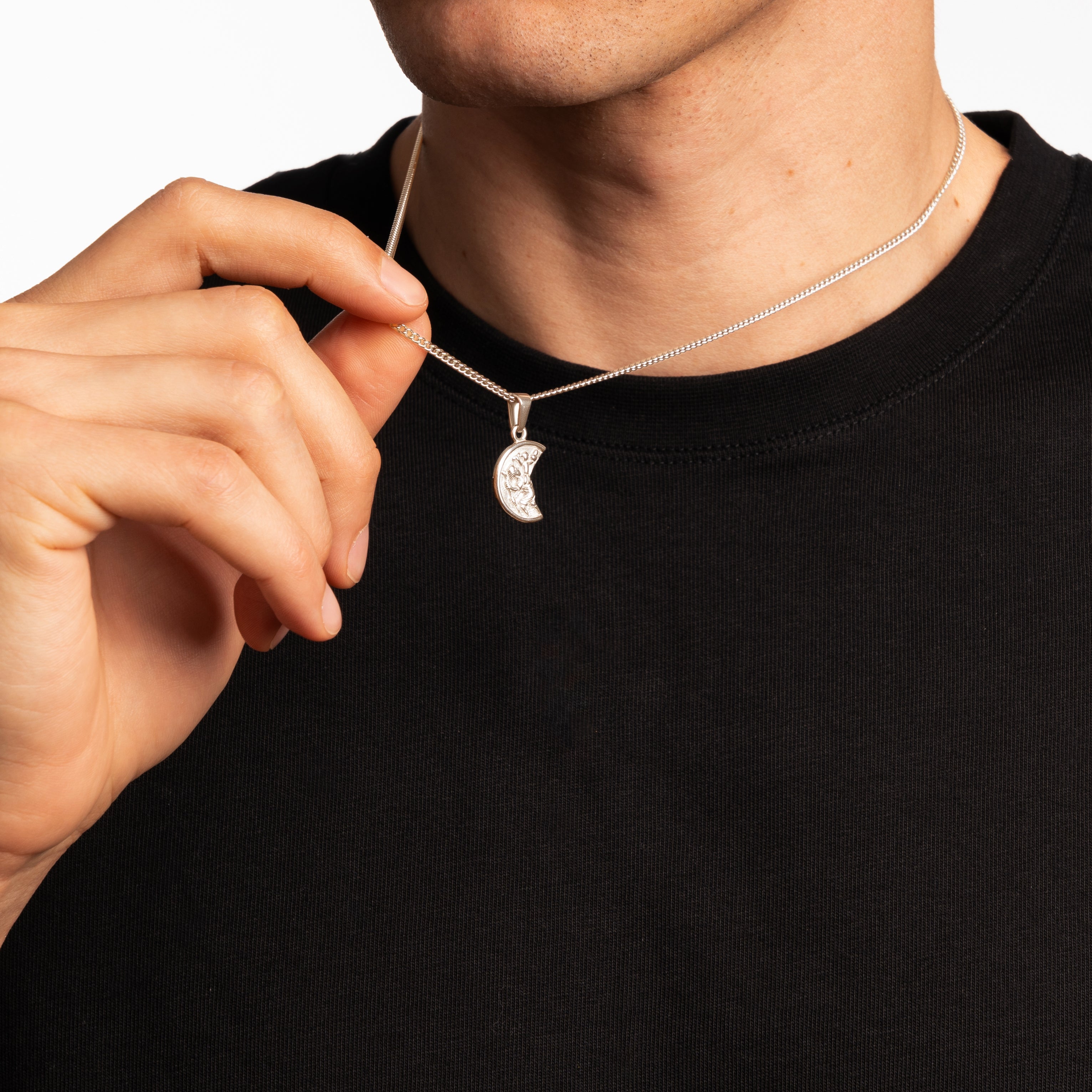 ST. CHRISTOPHER PENDANT (SILVER)