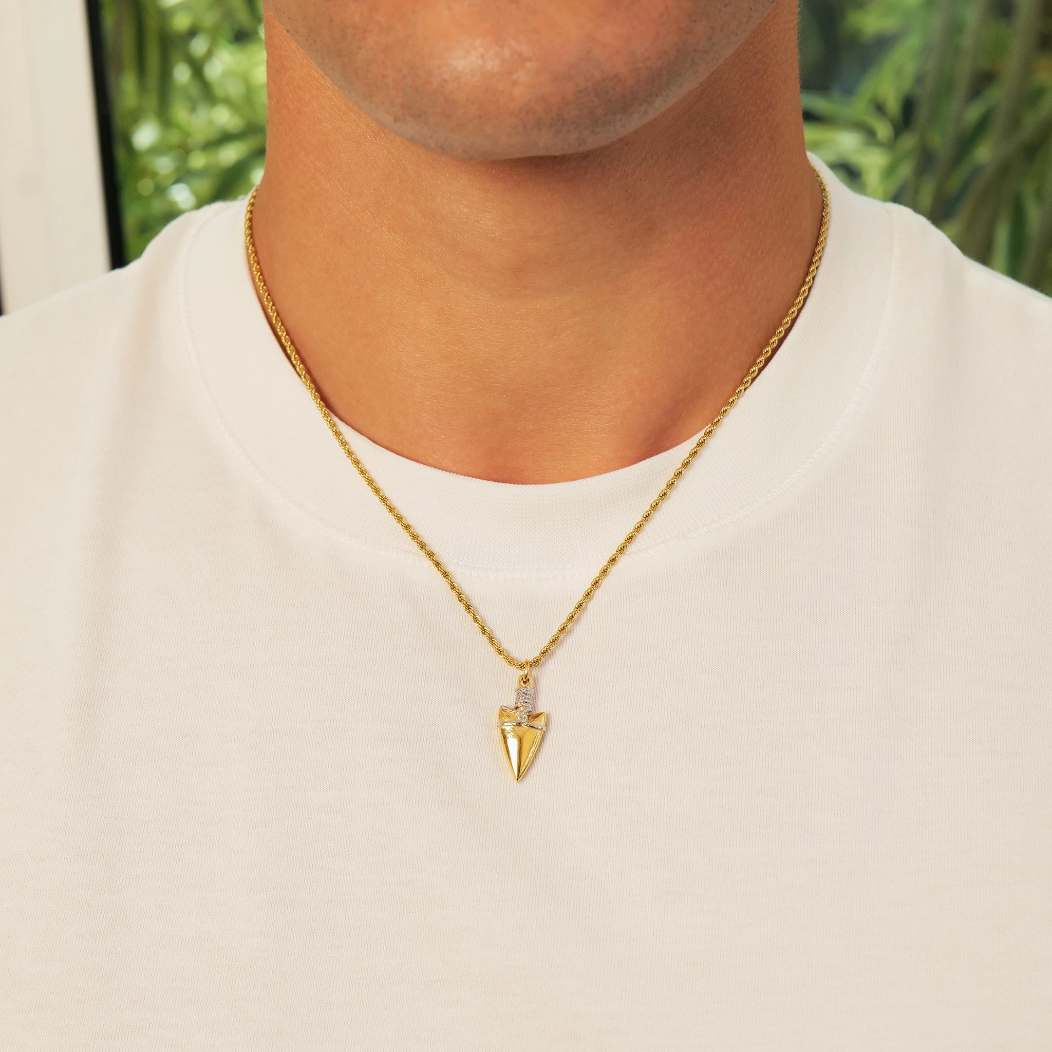 Arrow Pendant (Gold)