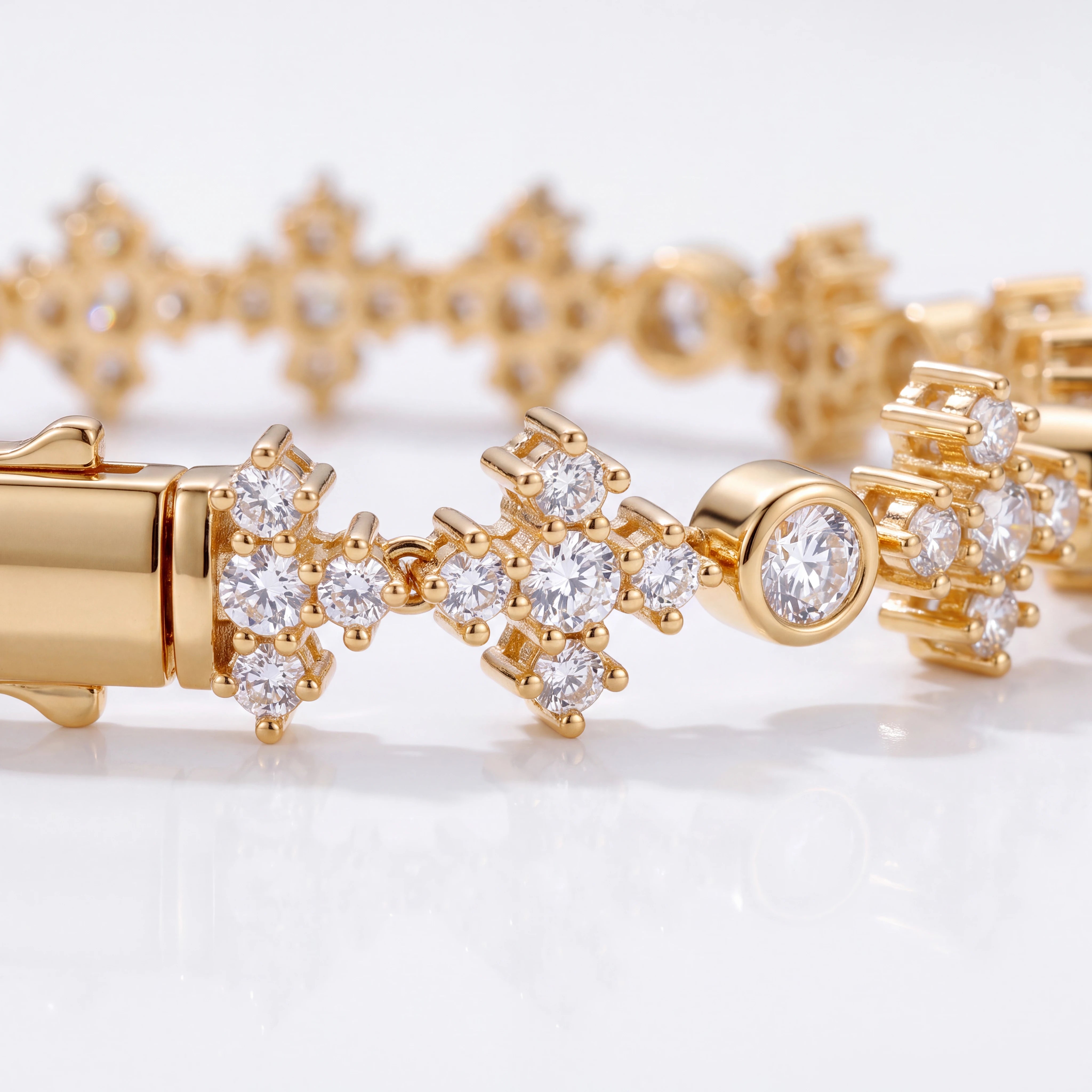 Star Iced Tennis Bracelet (Gold)