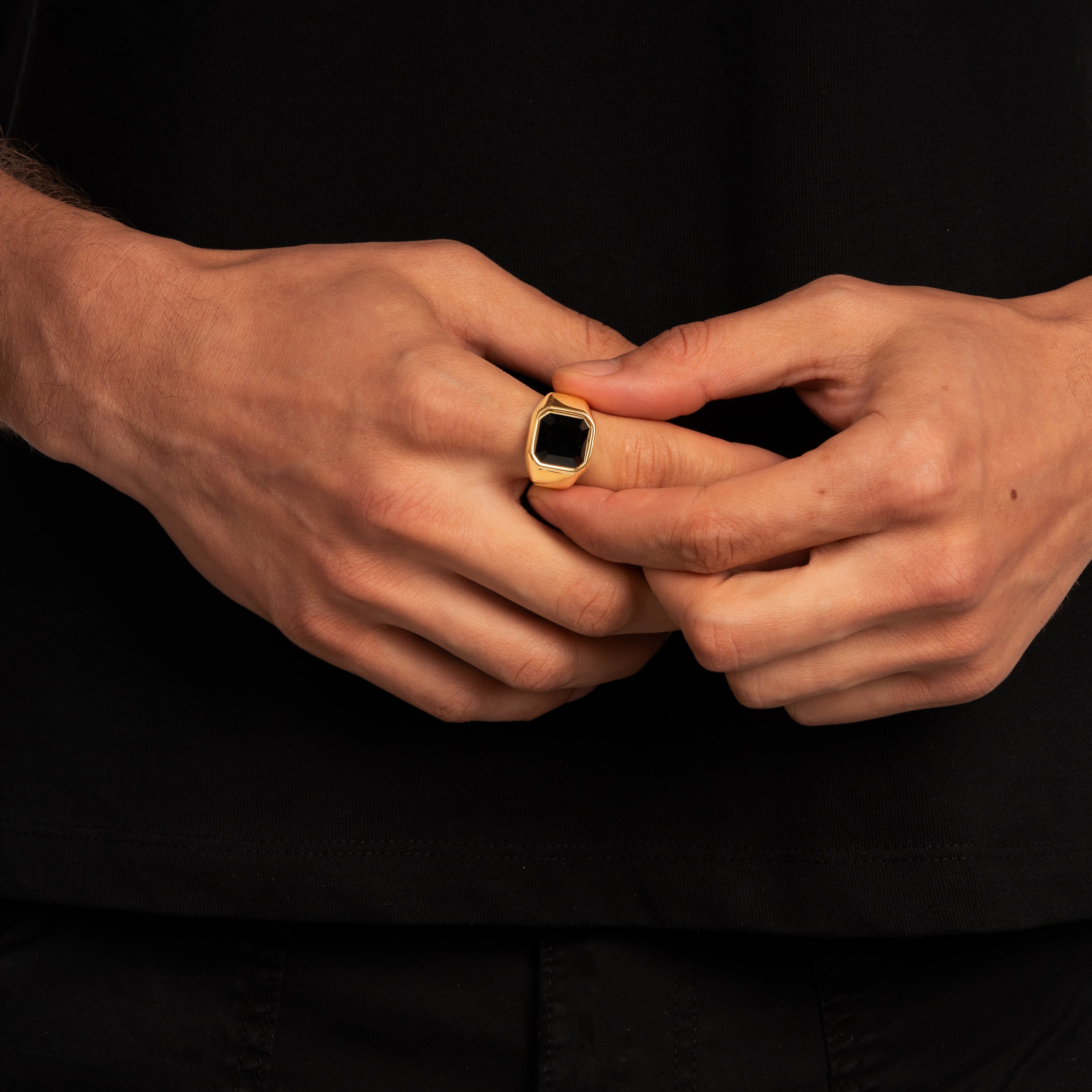 SQUARE STONE SIGNET RING (GOLD)