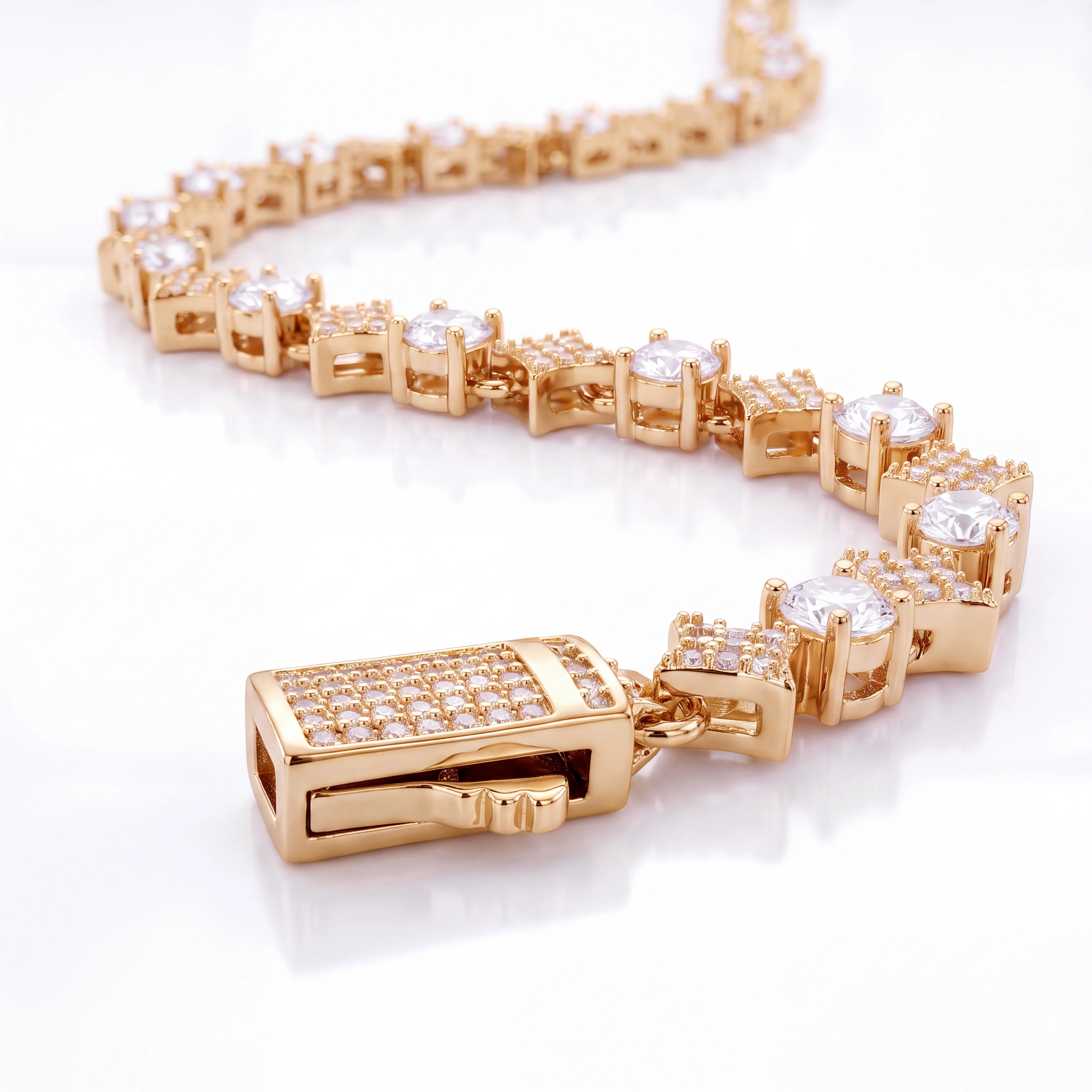 Round Stone Star Tennis Bracelet (Gold)